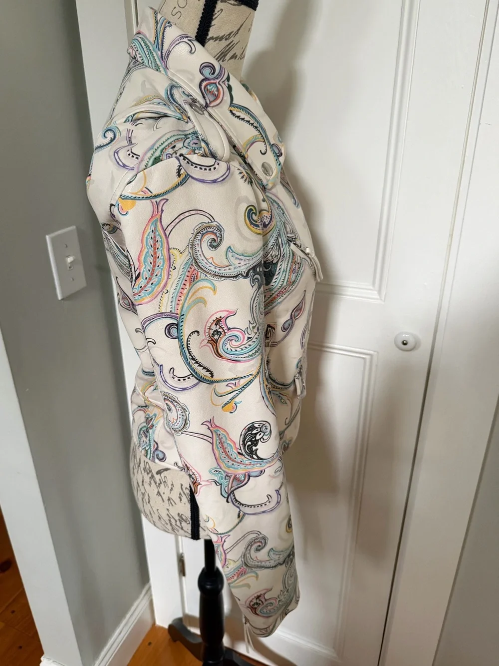 EUC Robert Graham Monroe Paisley Print Motorcycle Jacket. Women's Size: XS.